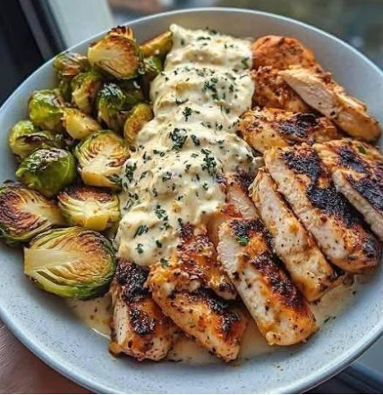 Chicken meal with cream sauce